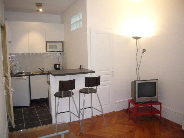 Wohnung zu vermieten 27 m². Rue du Plan 14, 2000 Neuchâtel, Suisse, Neuenburg. 